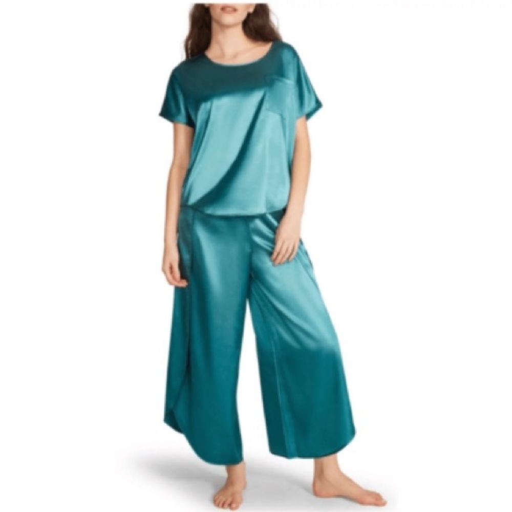 BB Dakota Teal Satin Lounge Set Short Sleeve Top Wide Leg Pants Size Medium NWOT